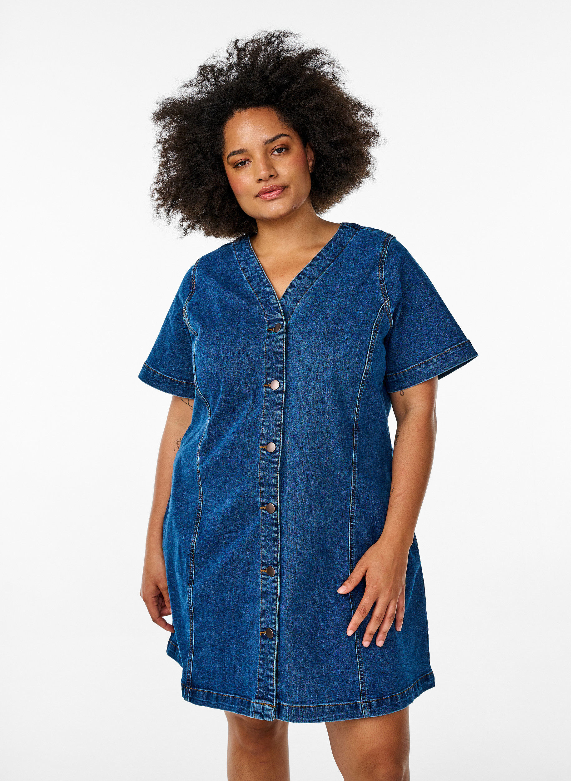 Korte denim jurk met V-hals, Blauw, Model