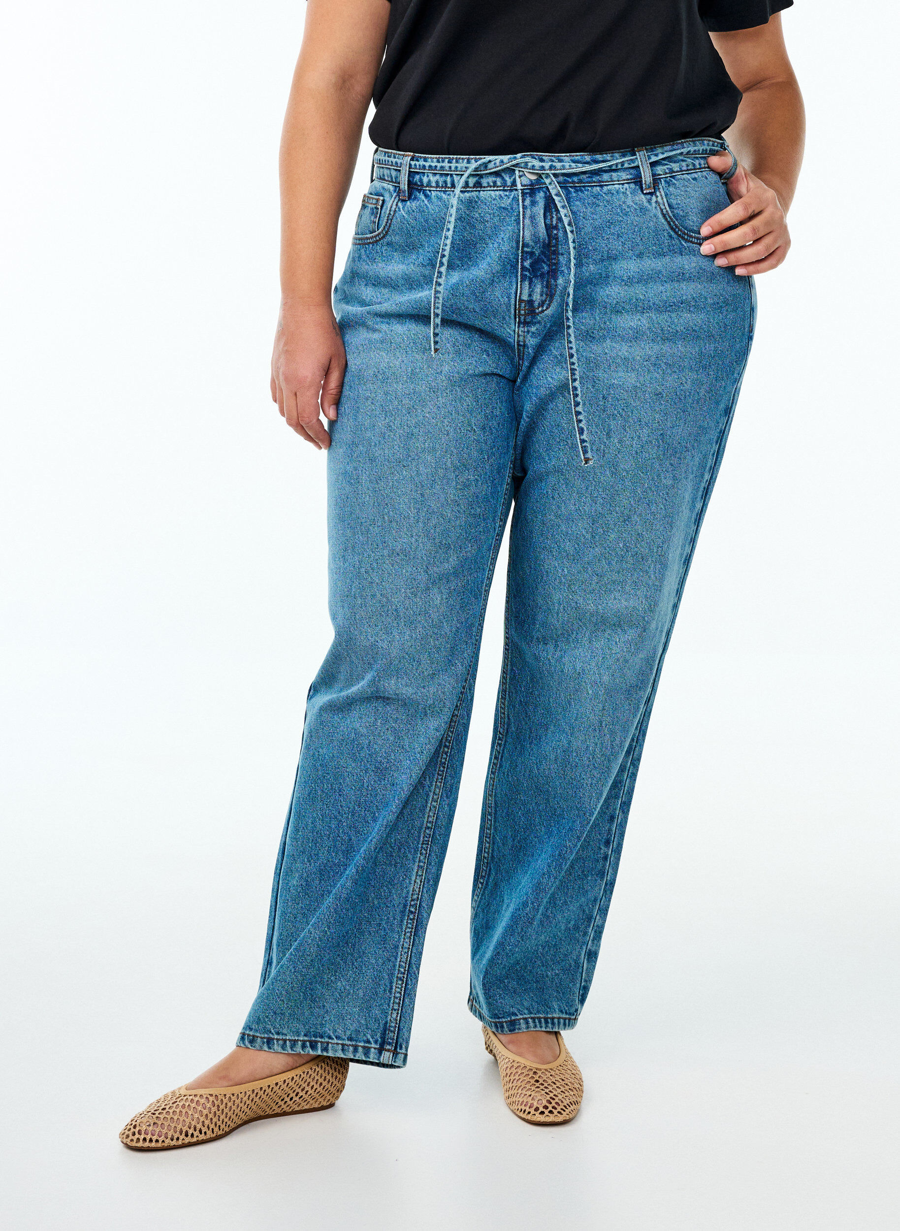 ZizziStraight-fit jeans met een strikceintuur, Blauw, Model image number 2