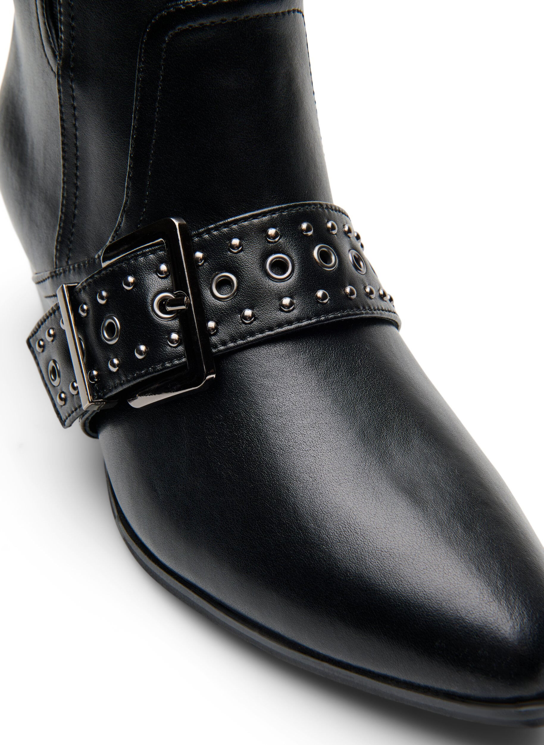 ZizziWide fit - Leren enkellaars met riem en studs, Zwart, Packshot image number 3