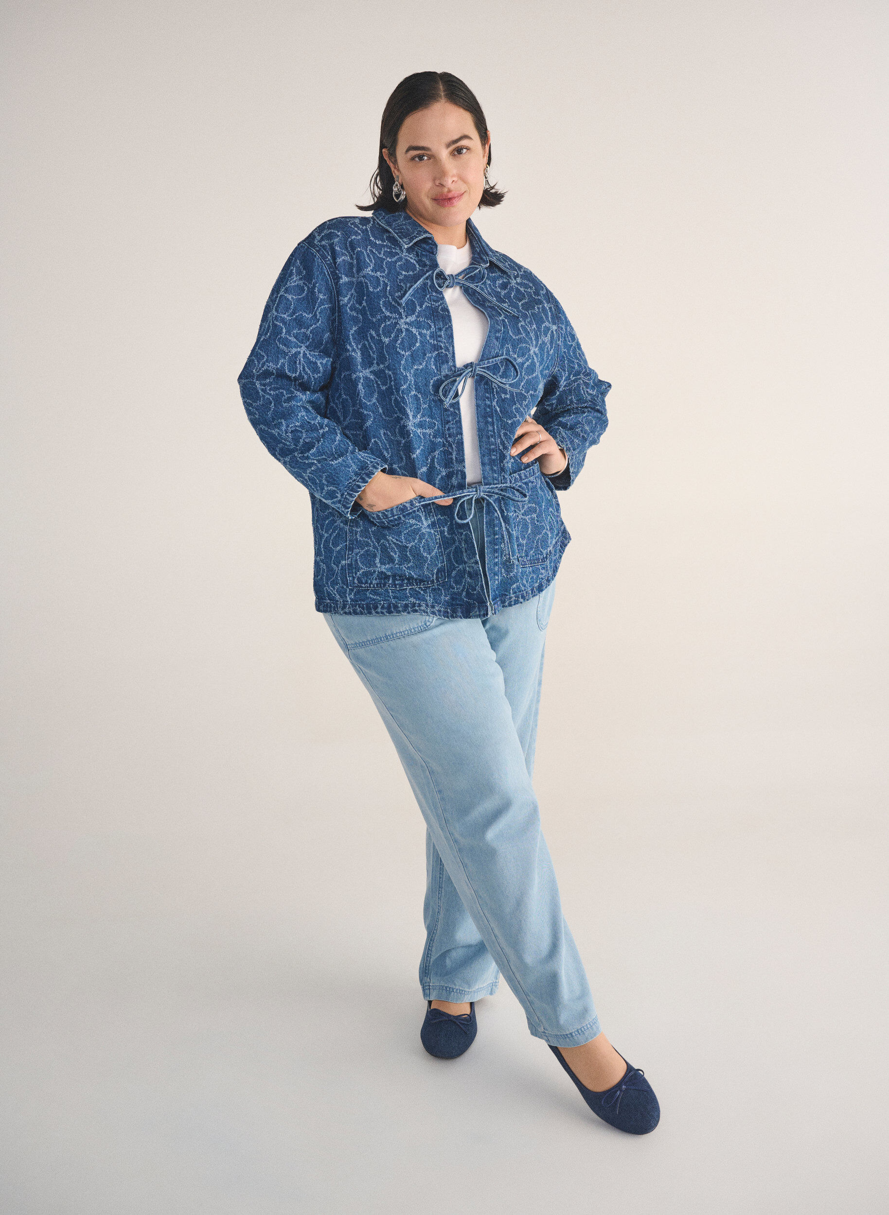 ZizziHigh-waisted jeans met strikceintuur, Blauw, Image image number 0