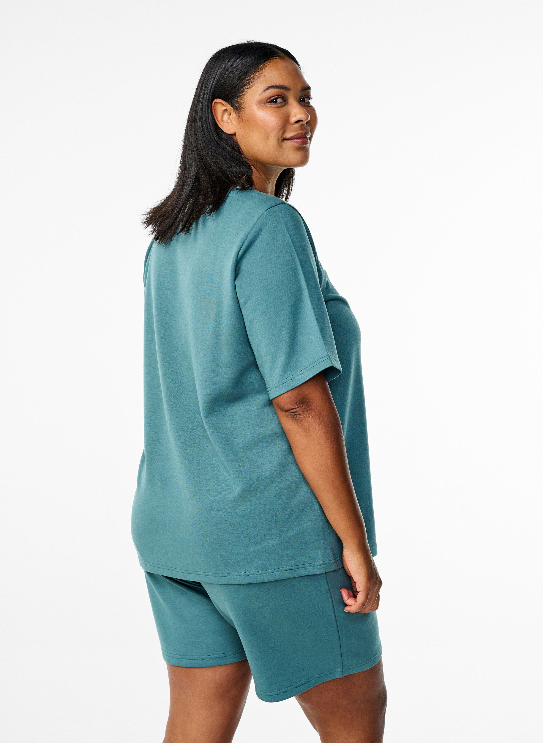 ZizziShorts van modalmix met zakken, Groen, Model image number 2