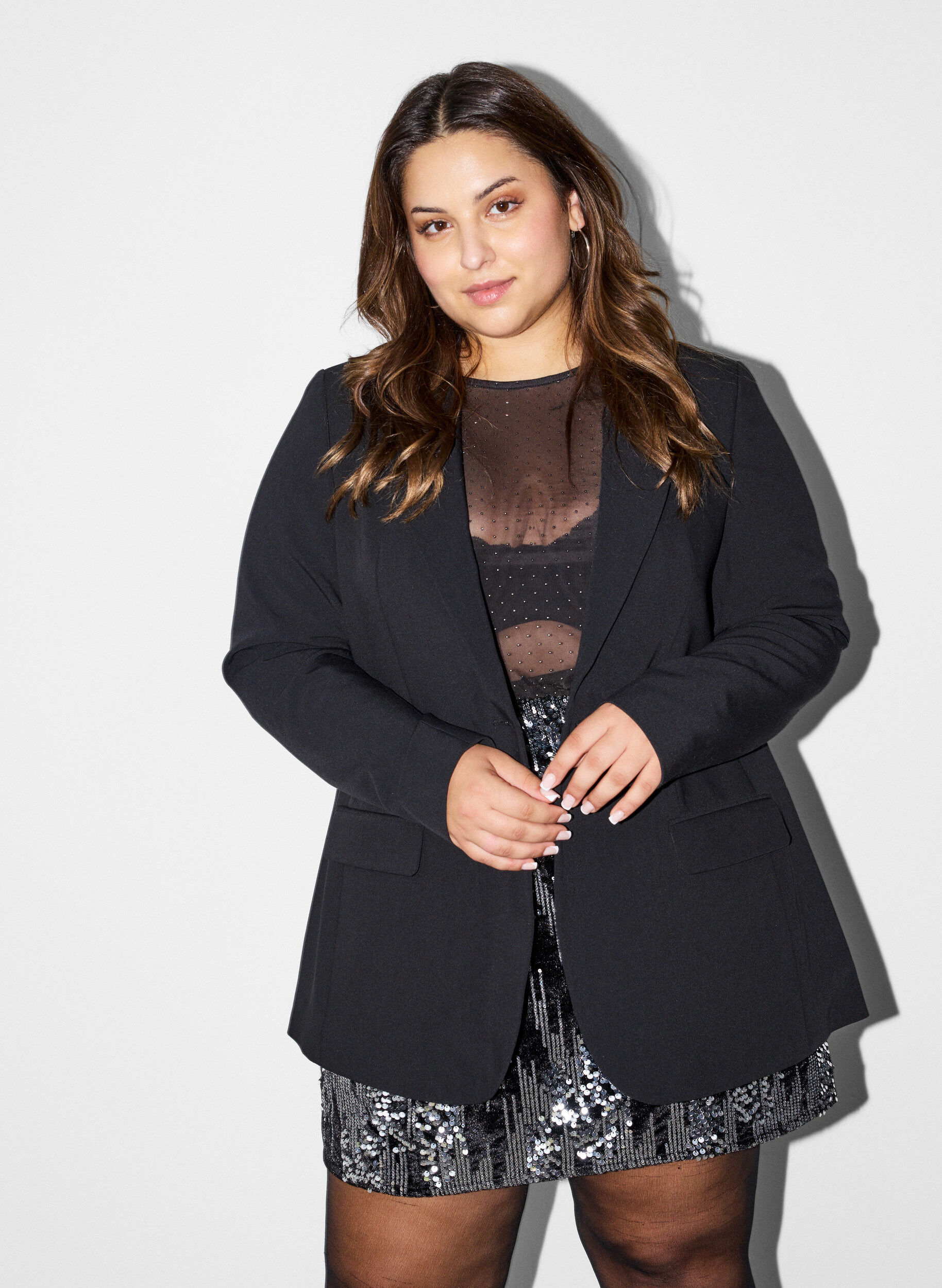 ZizziBlazer met split aan de achterkant en strikdetail, Zwart, Model image number 0