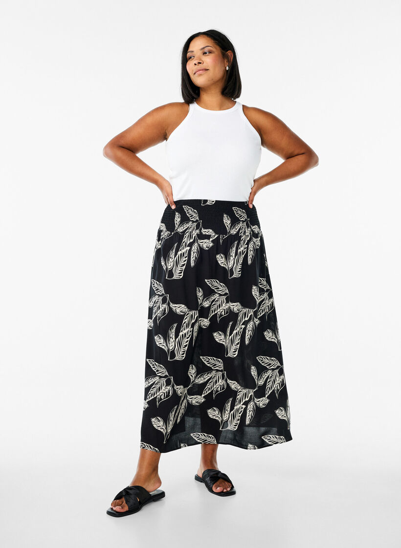 Maxi rok in viscose met smokwerk, Zwart, Model image number 0