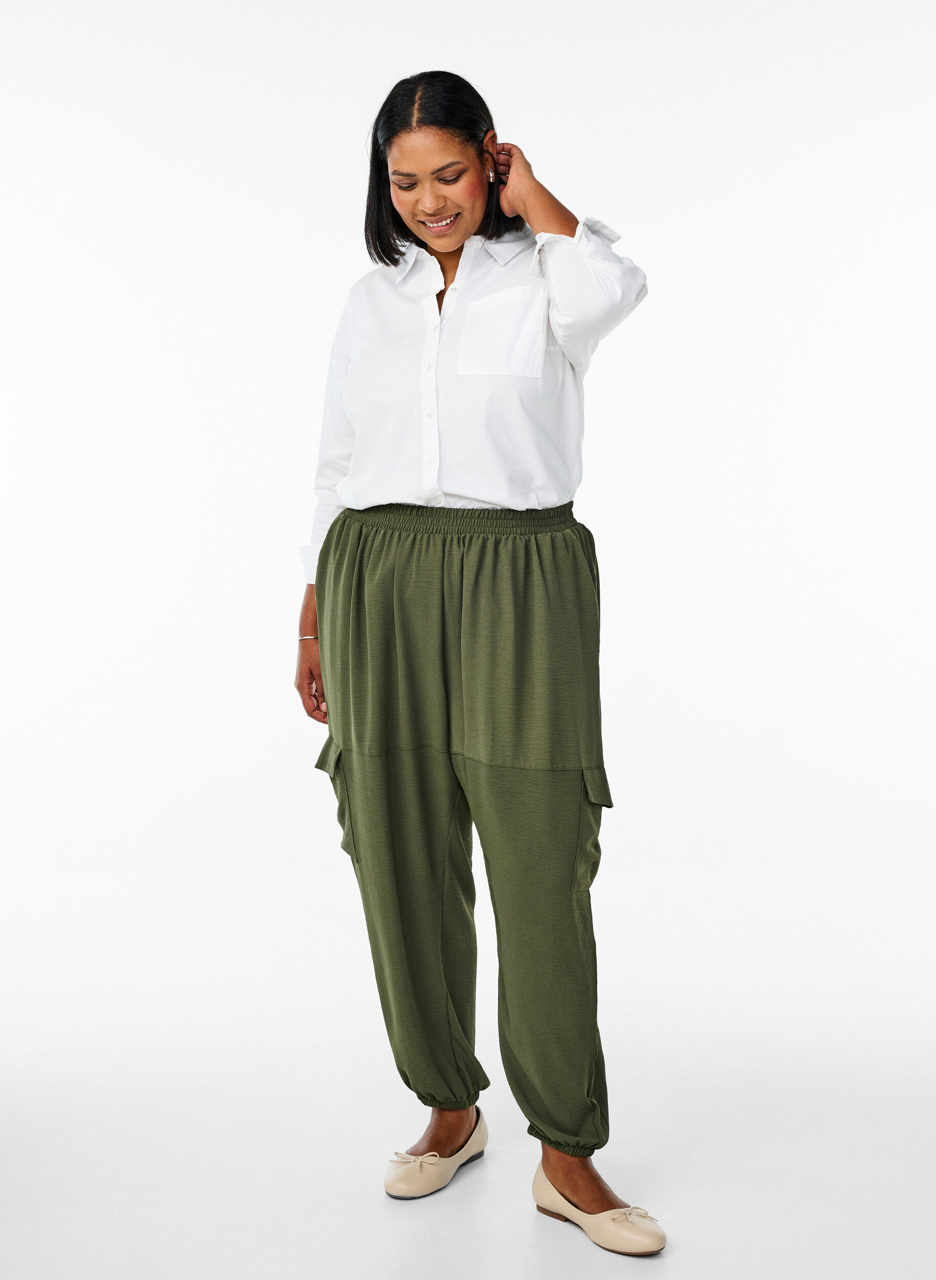Pantalon harem avec poches cargo et taille &eacute;lastiqu&eacute;e, Vert, Model