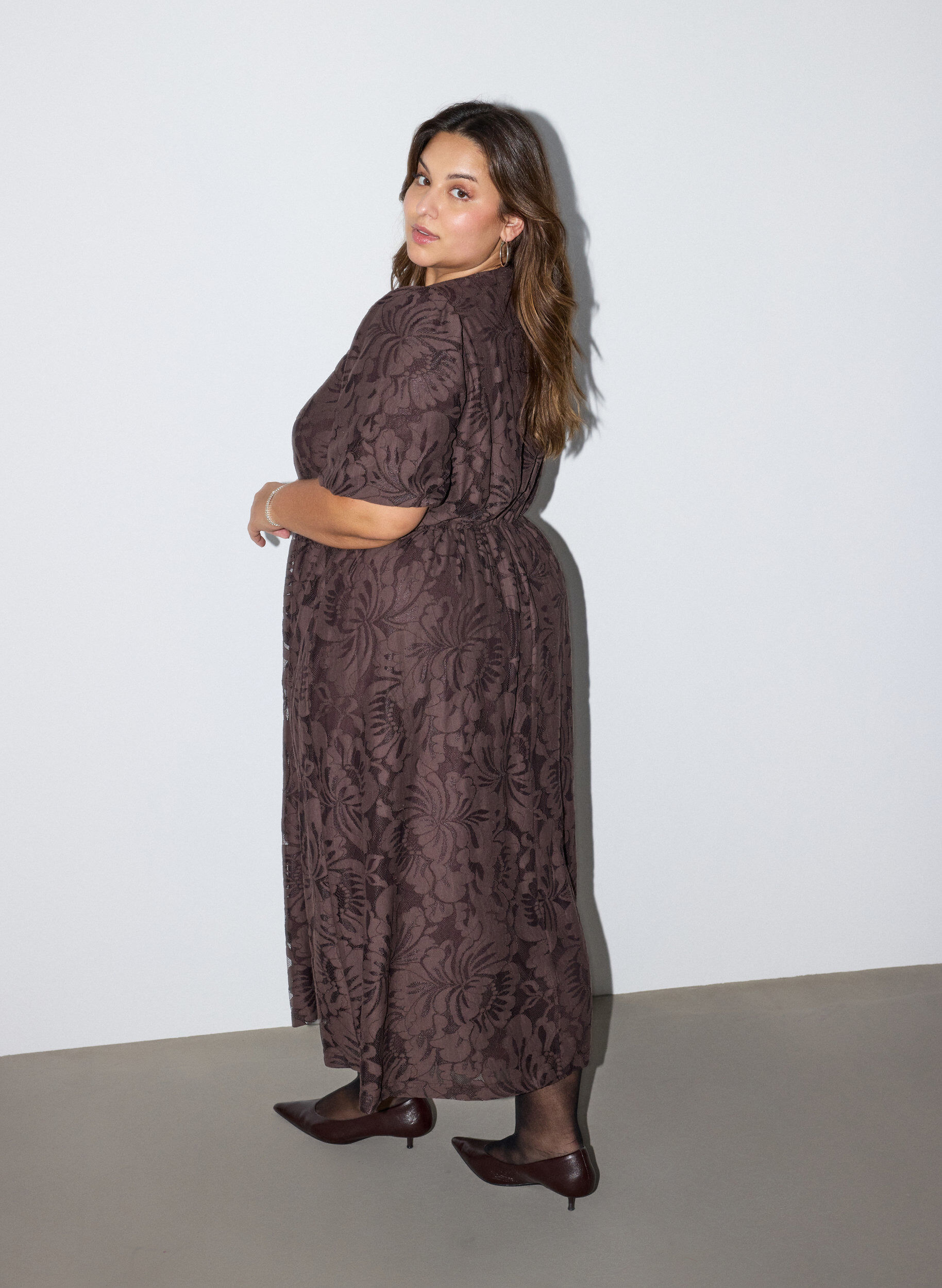 ZizziRobe midi en jacquard floral, Marron, Model image number 1