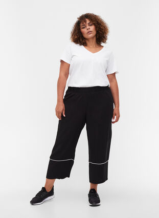 Pantalon en viscose avec poches, Black, Model image number 0