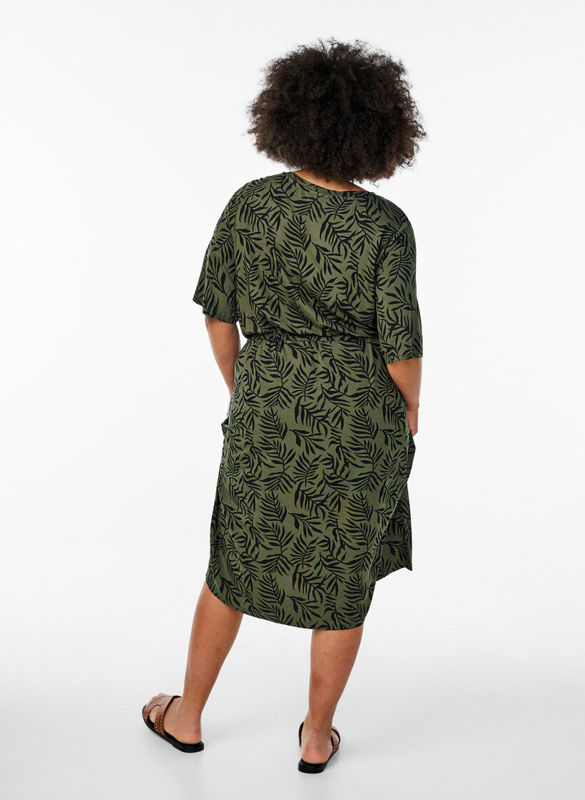 Robe en jersey mi-longue avec ceinture à nouer à la taille, Vert, Model image number 1