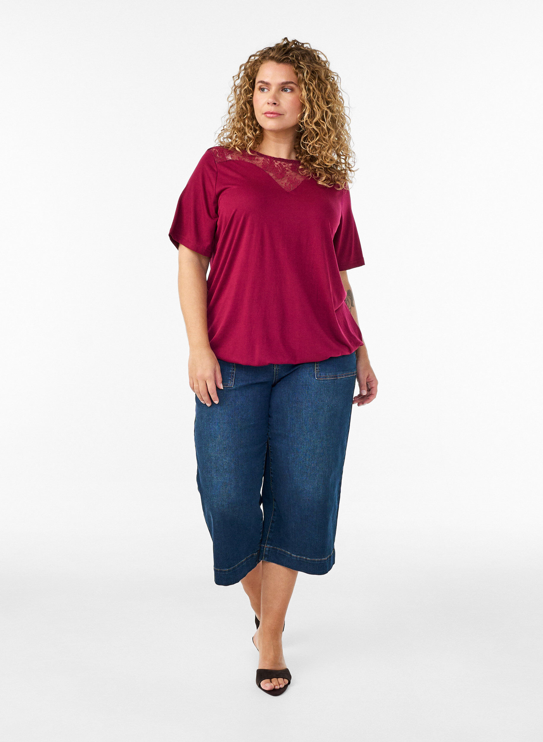 ZizziBlouse avec empi&egrave;cement en dentelle et manches ballon, Rouge, Model image number 1