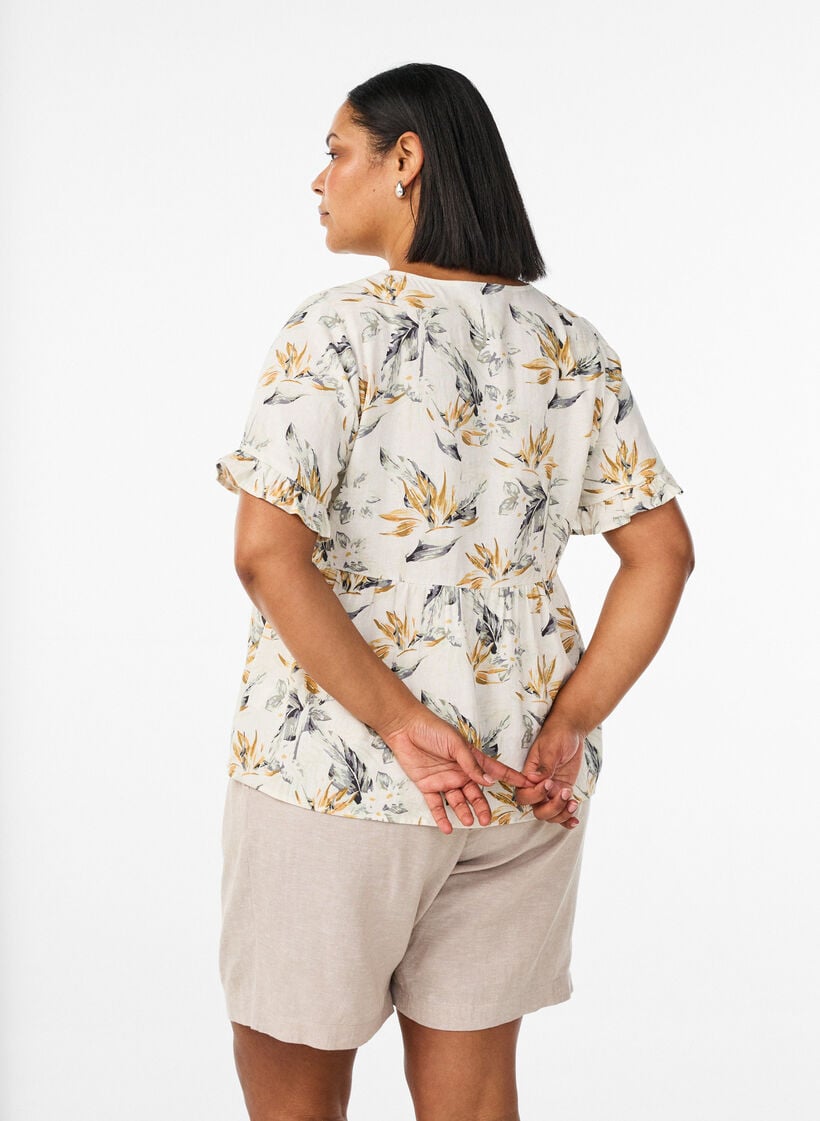 Shorts met hoge taille in linnen en viscose, Beige, Model image number 2