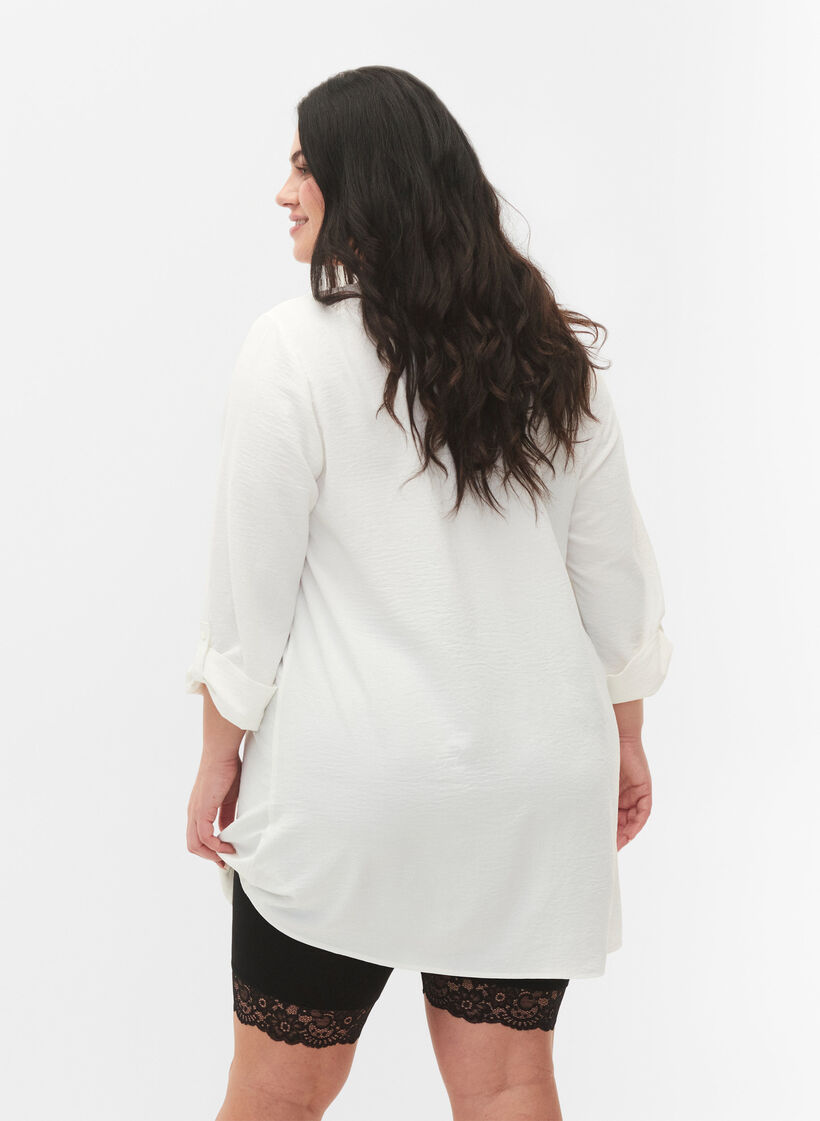 Short de cyclisme avec bordure en dentelle, Noir, Model image number 2