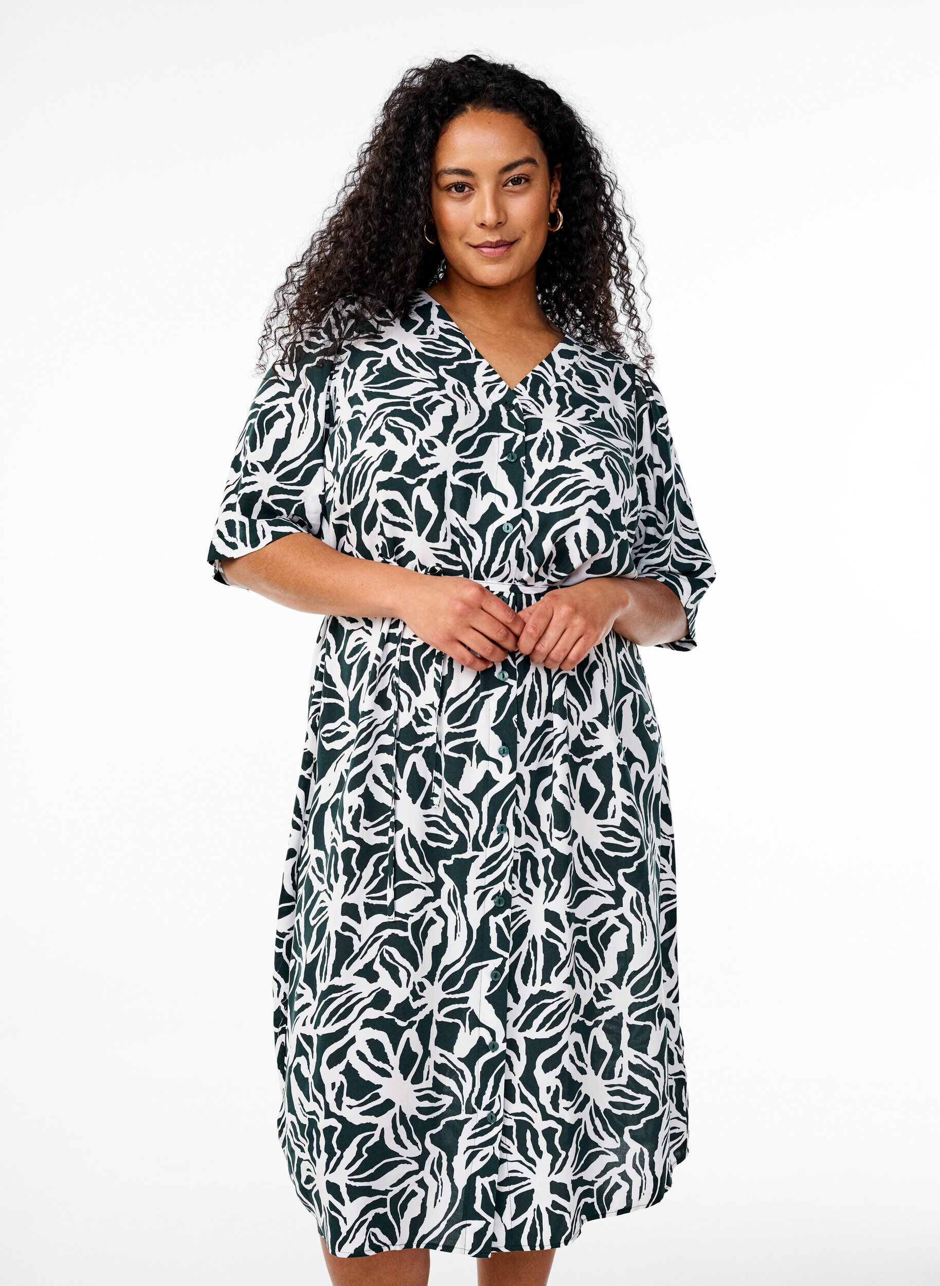 Zizzi FLASH - Robe midi imprim&eacute;e &agrave; ceinture &agrave; nouer, Vert fonc&eacute;, Model image number 0