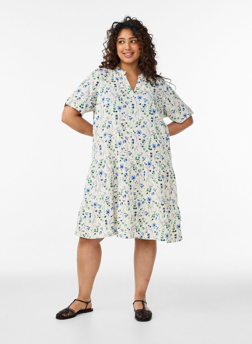 Robe courte &eacute;vas&eacute;e en mousseline de coton, Beige, Model image number 1