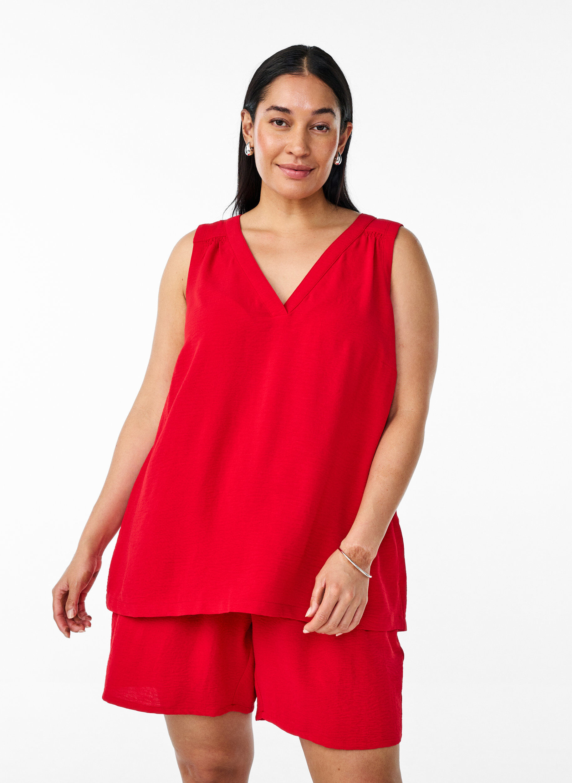 Mouwloze top met kreukeffecten, Rood, Model