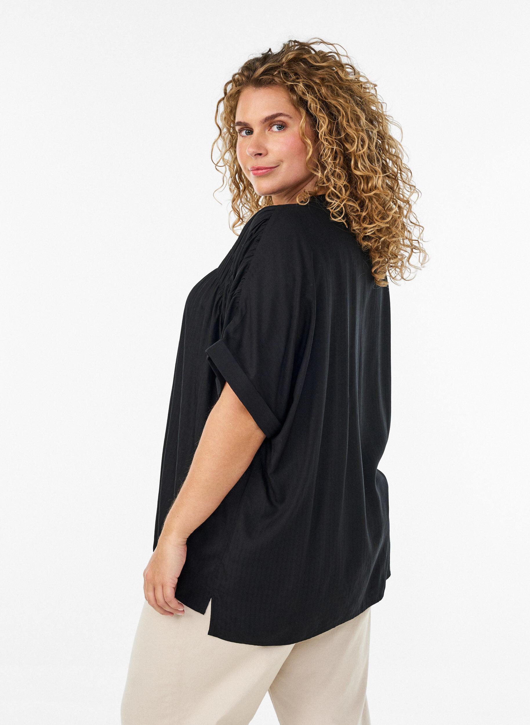 ZizziViscose blouse met korte mouwen en rimpeldetail, Zwart, Model image number 1