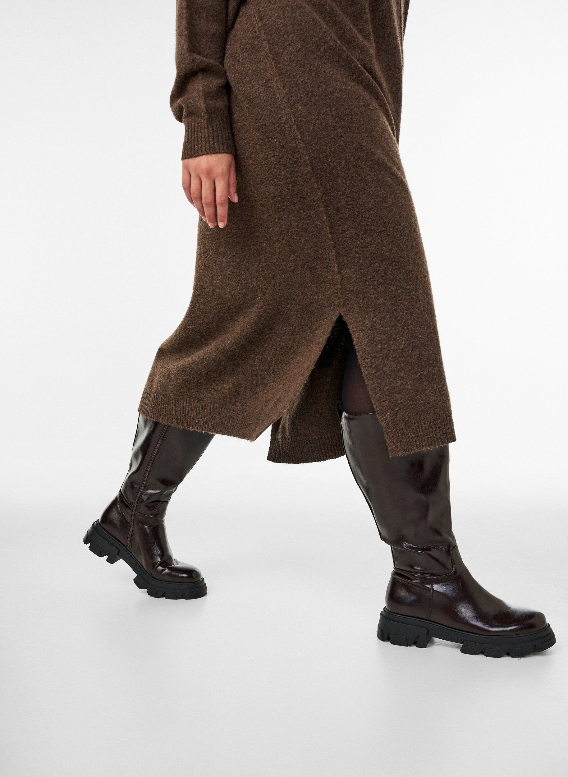 ZizziRobe pull avec col roul&eacute; et fentes, Marron, Model image number 2