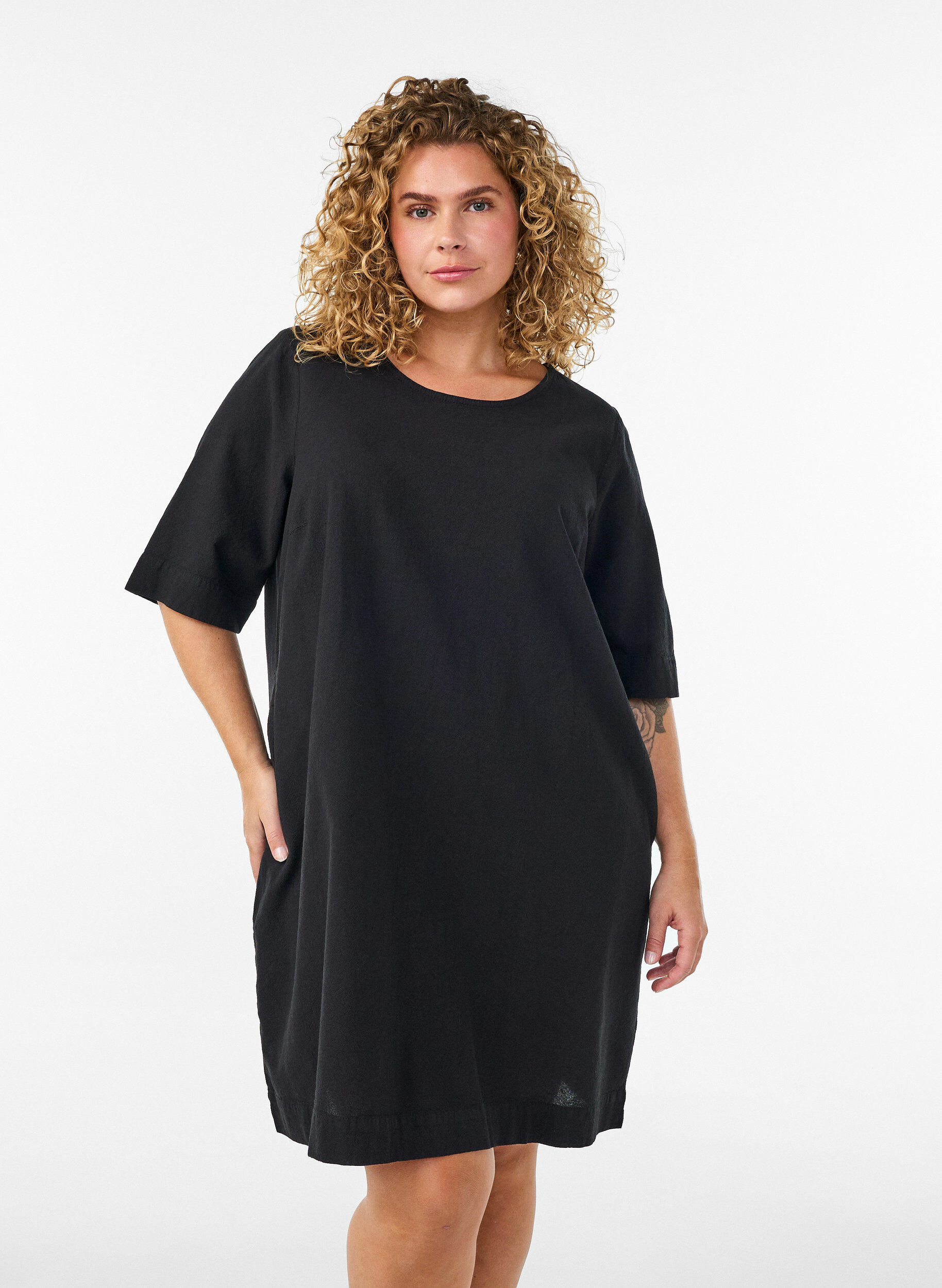 ZizziRobe en coton avec manches courtes et poches, Noir, Model image number 0
