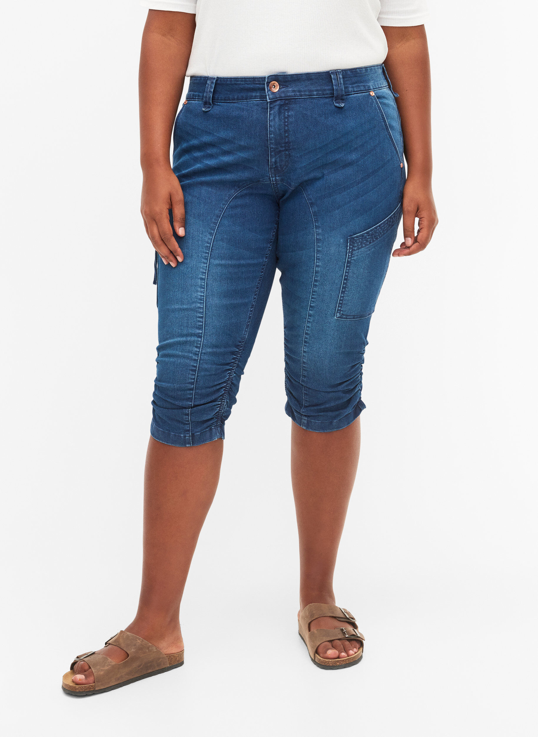 Zizzi Jean capri coupe slim avec poches, Bleu, Model image number 4
