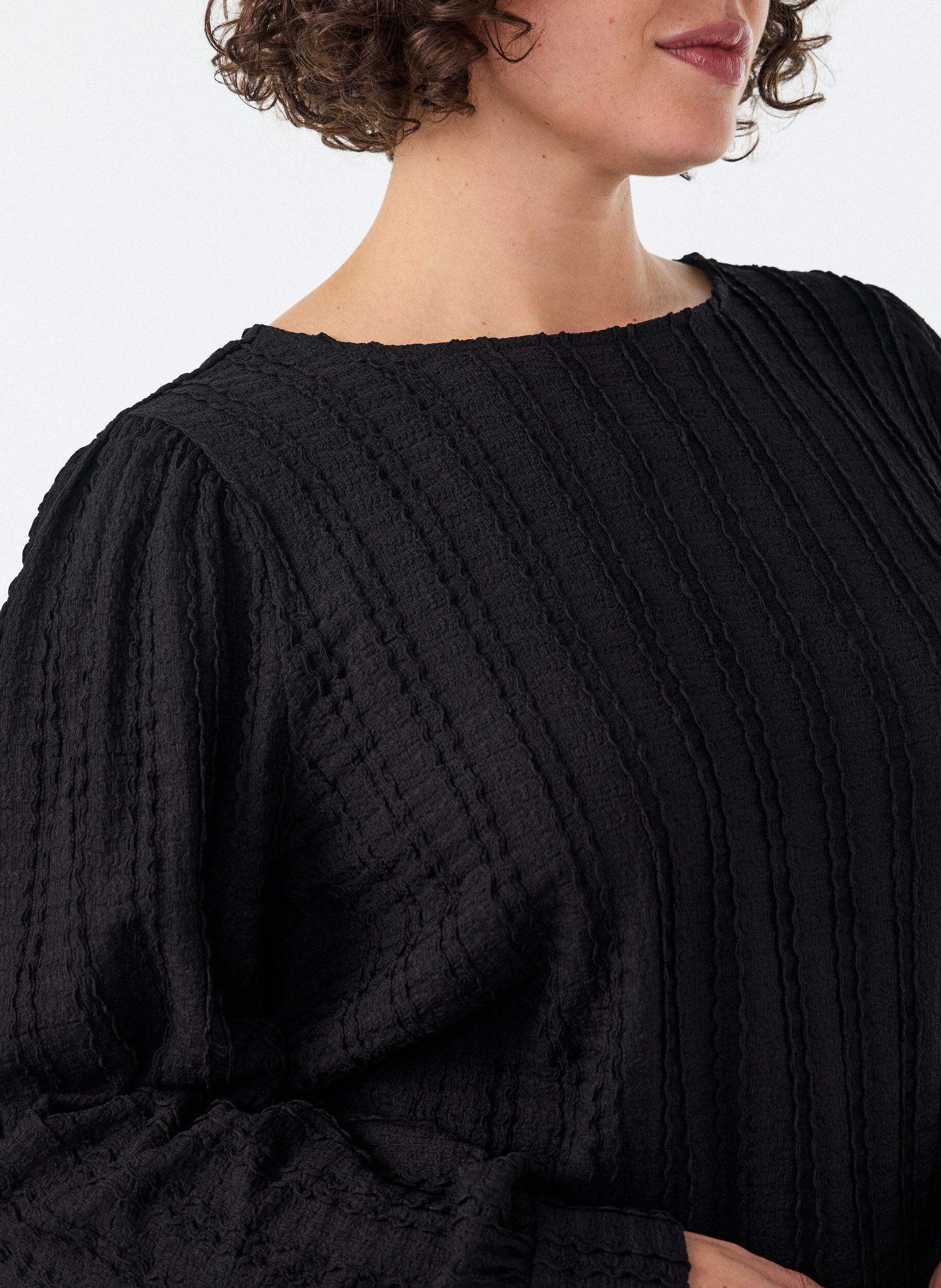 ZizziBlouse en jersey textur&eacute; &agrave; la silhouette ballon, Noir, Model image number 3