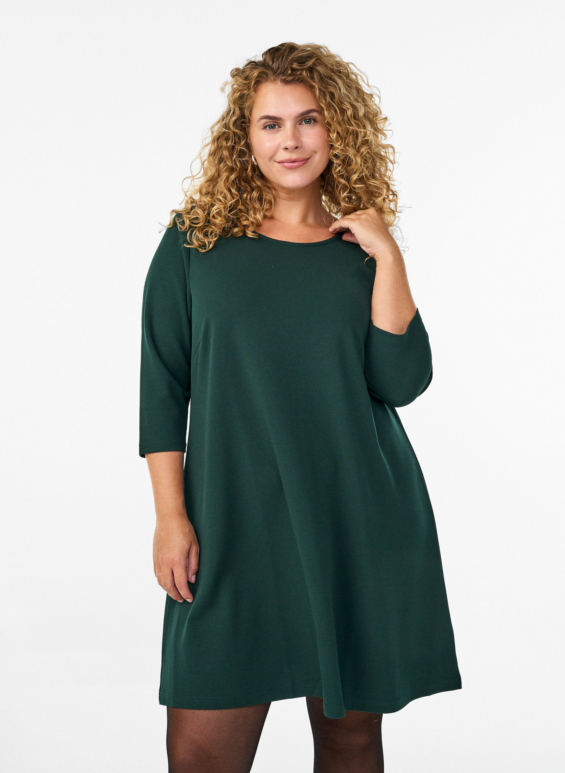 Zizzi FLASH - Robe courte &eacute;vas&eacute;e &agrave; manches 3/4, Vert fonc&eacute;, Model image number 0