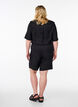 Korte broek met zakken en hoge taille, Zwart, Model image number 2
