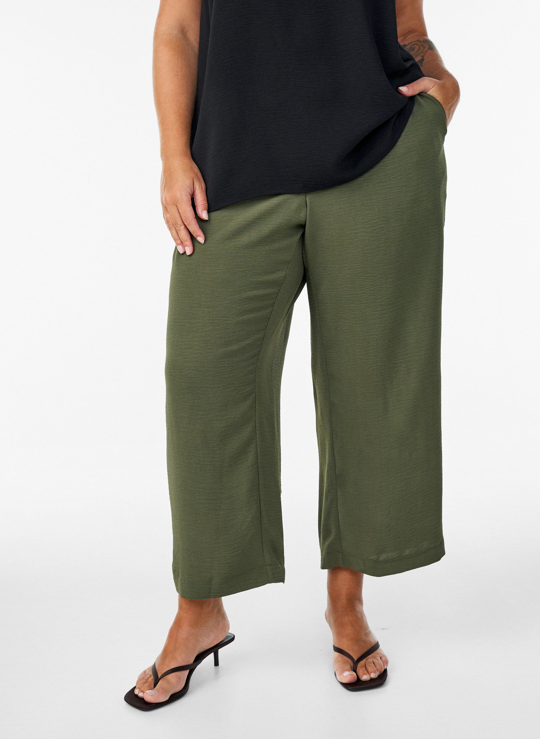 ZizziHigh-waist culottes met een elastische achterkant, Groen, Model image number 2