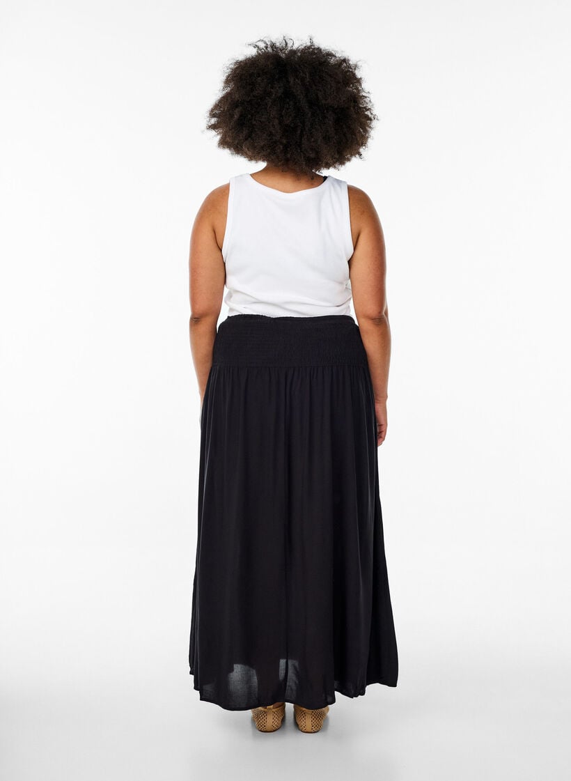 FLASH - Maxi rok in viscose met smokwerk, Zwart, Model image number 2