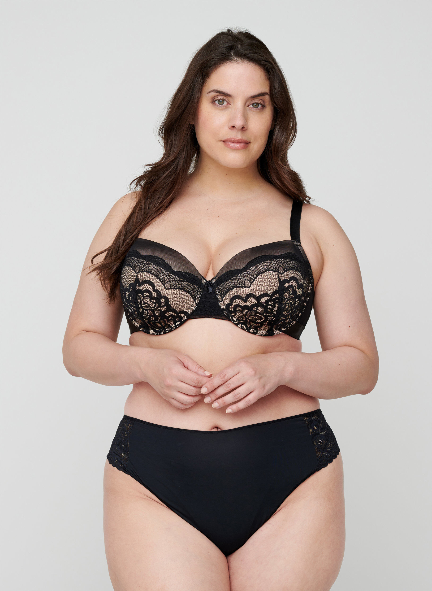 Zizzi3-pack g-string met kanten rand, Zwart, Model image number 0