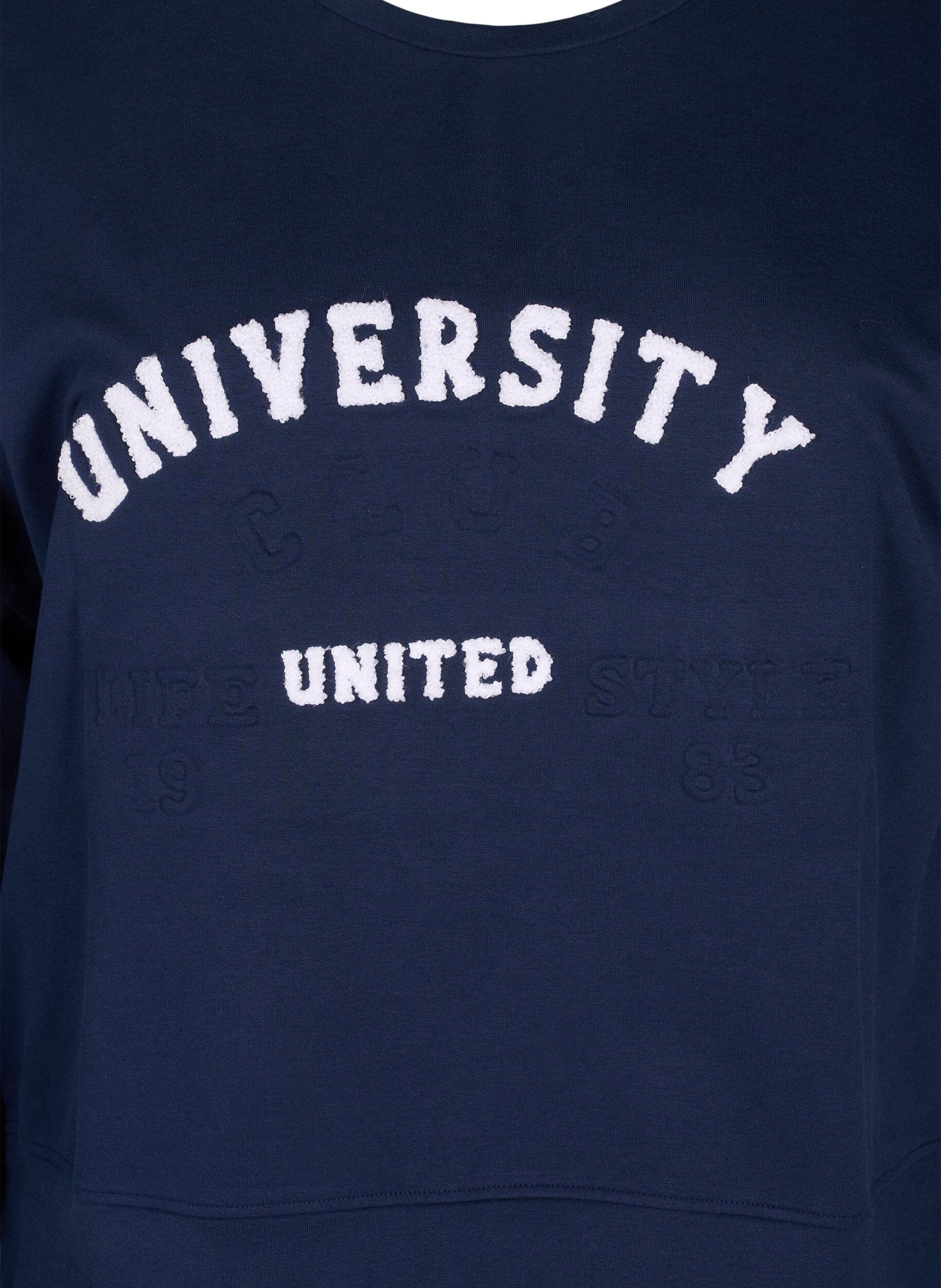 Zizzi Sweat-shirt avec imprim&eacute; texte en relief, Bleu, Packshot image number 2