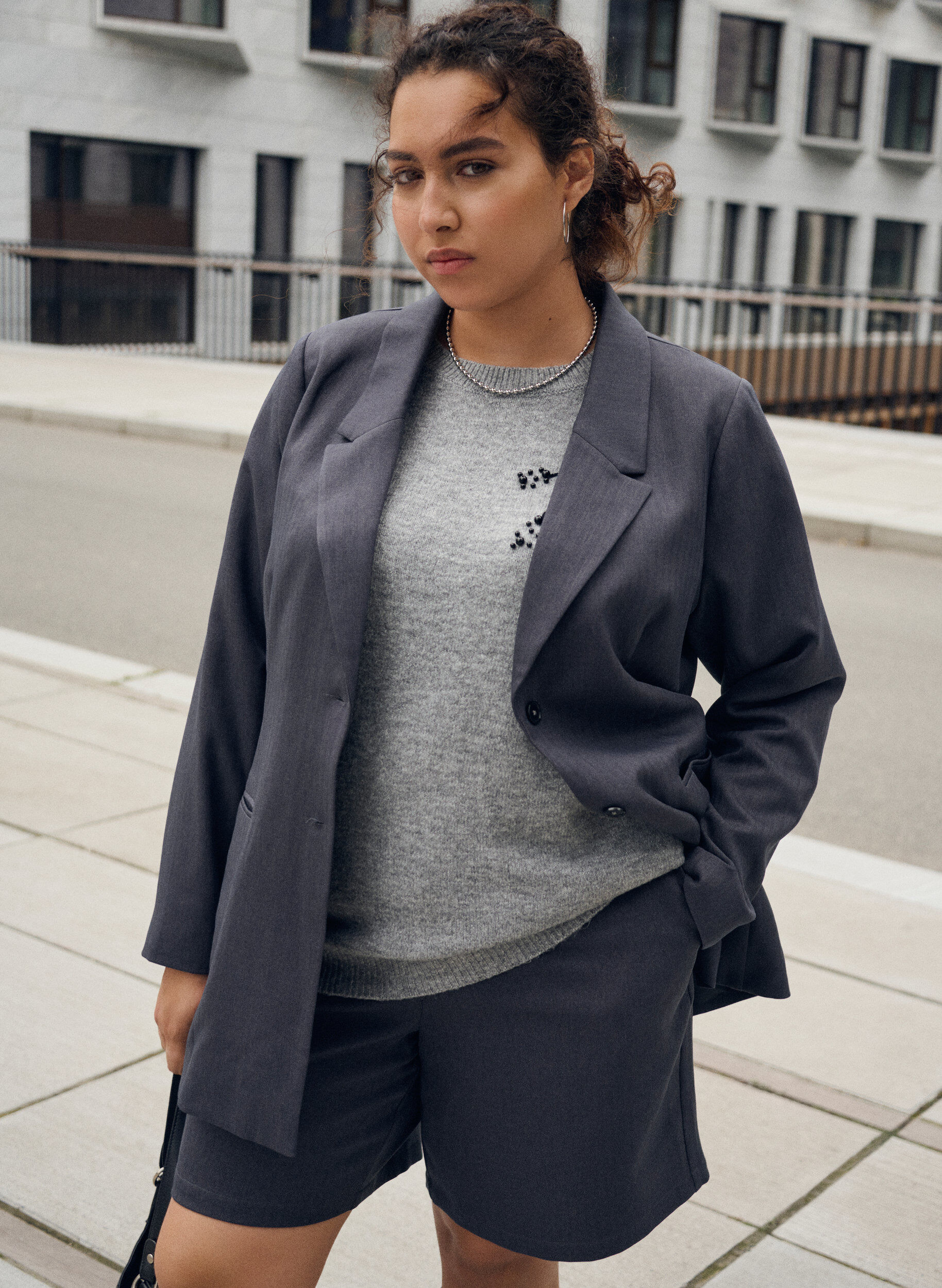 ZizziOp maat gemaakte bermudashorts met zakken, Grijs, Image image number 0