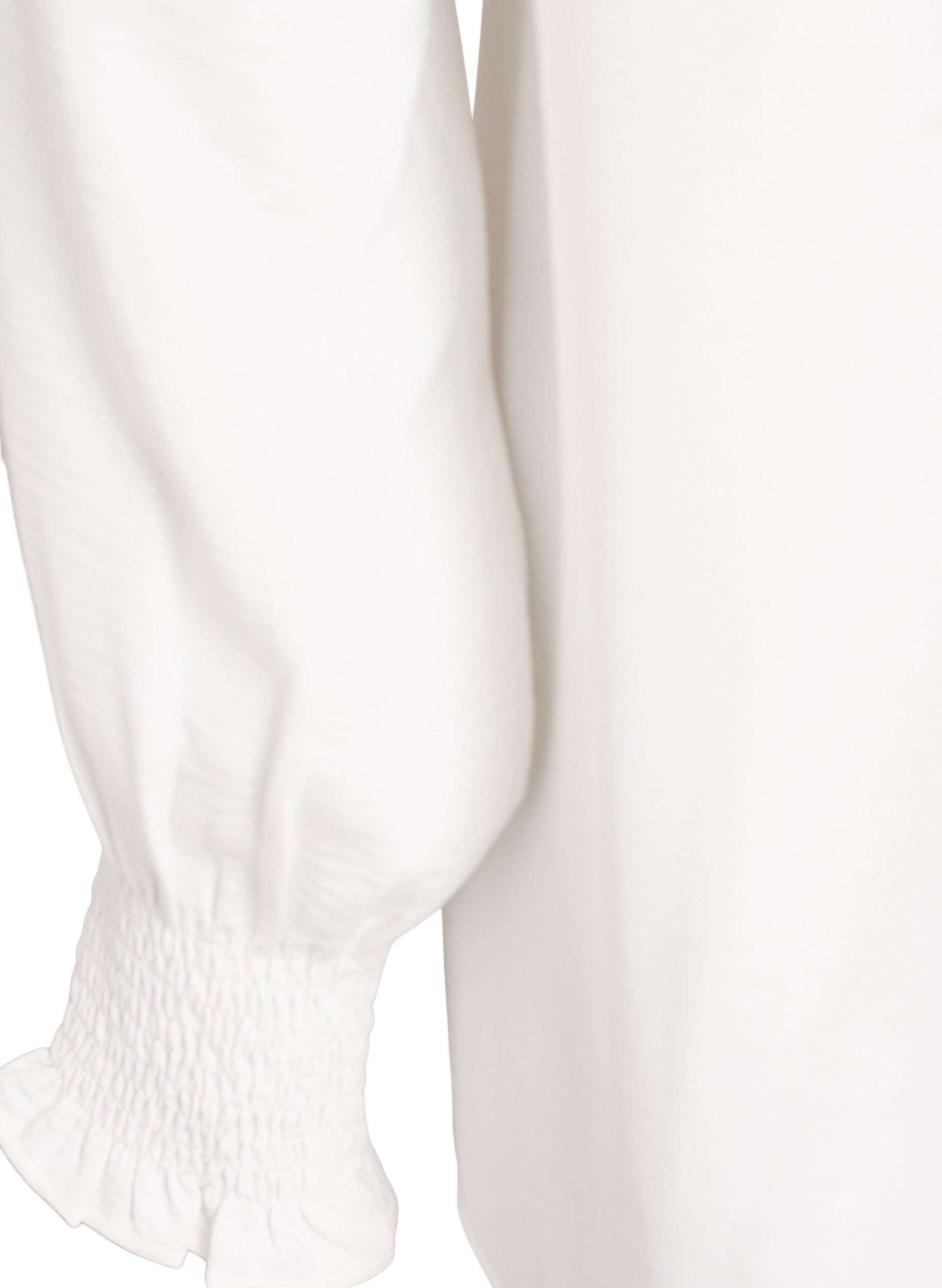 Zizzi Blouse avec poignets smock&eacute;s et col en V, Vanille, Packshot image number 3