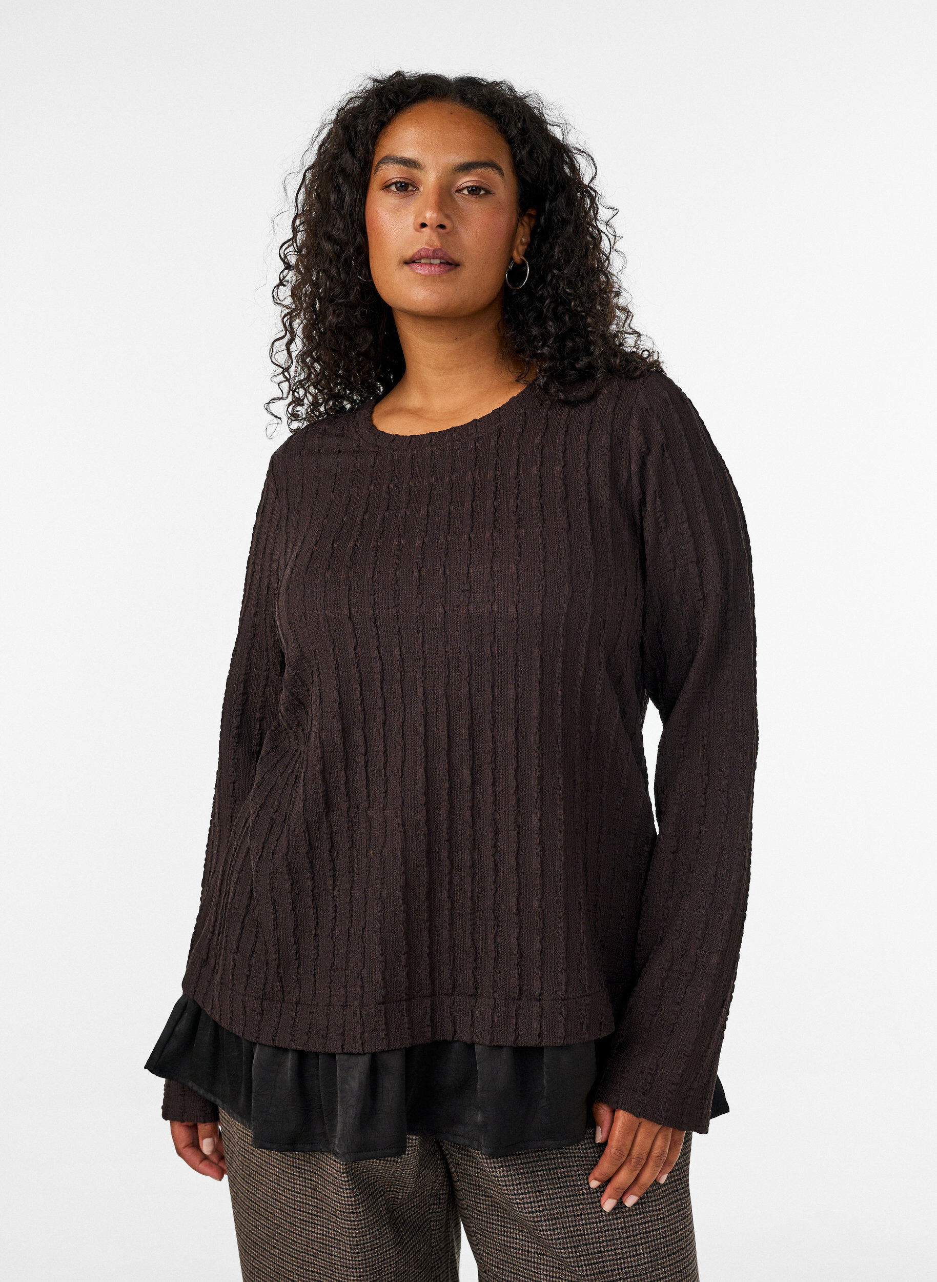 ZizziBlouse met structuur en volantzoom, Bruin, Model image number 0
