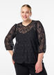 Blouse en dentelle avec manches 3/4, Noir, Model image number 0