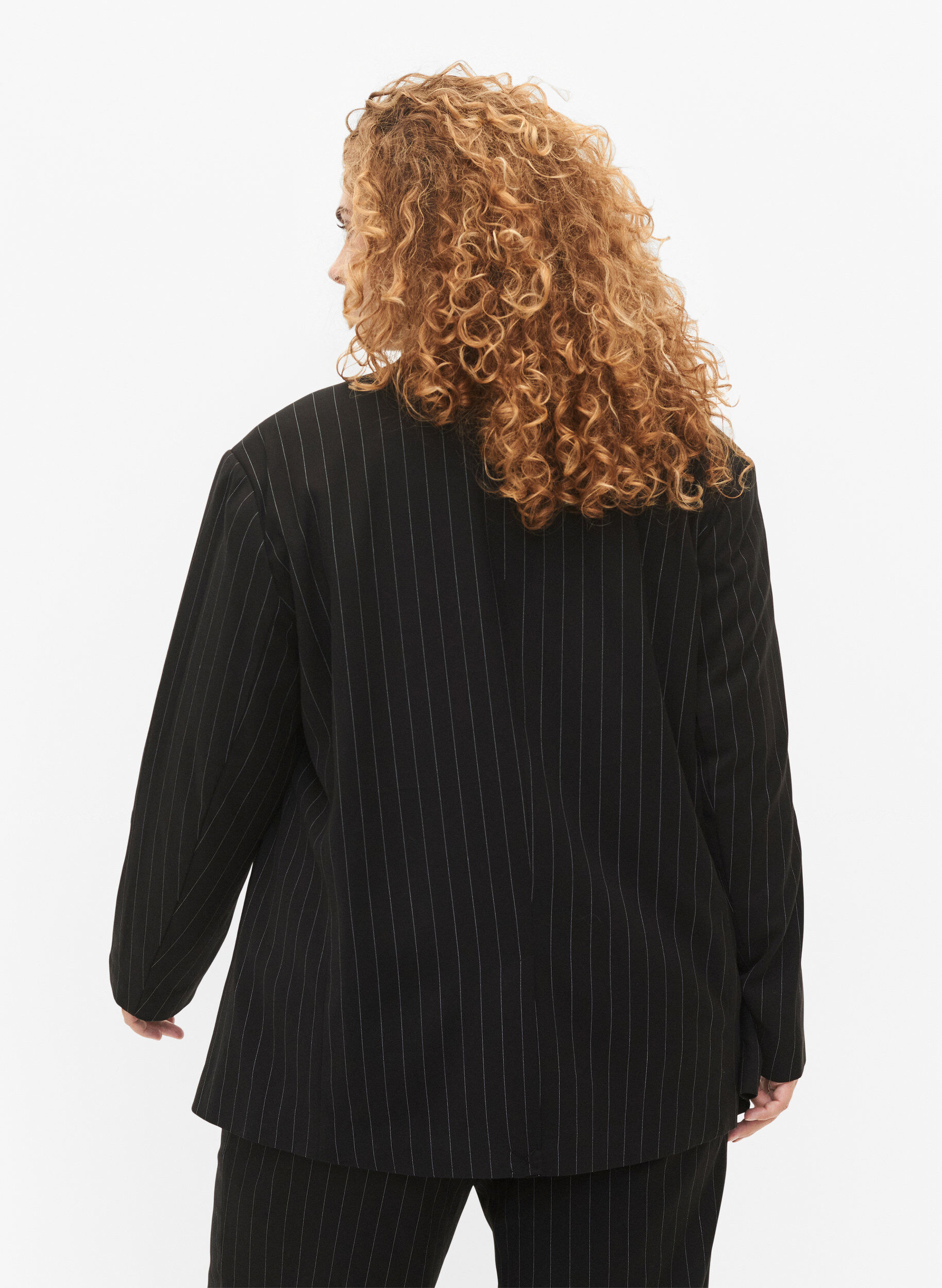 Zizzi Veste &agrave; rayures fines, Black W. Pinstripe, Model image number 1