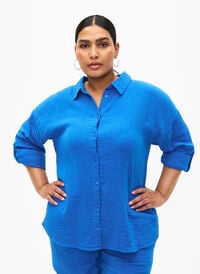Chemise avec col en mousseline de coton, Victoria blue, Model