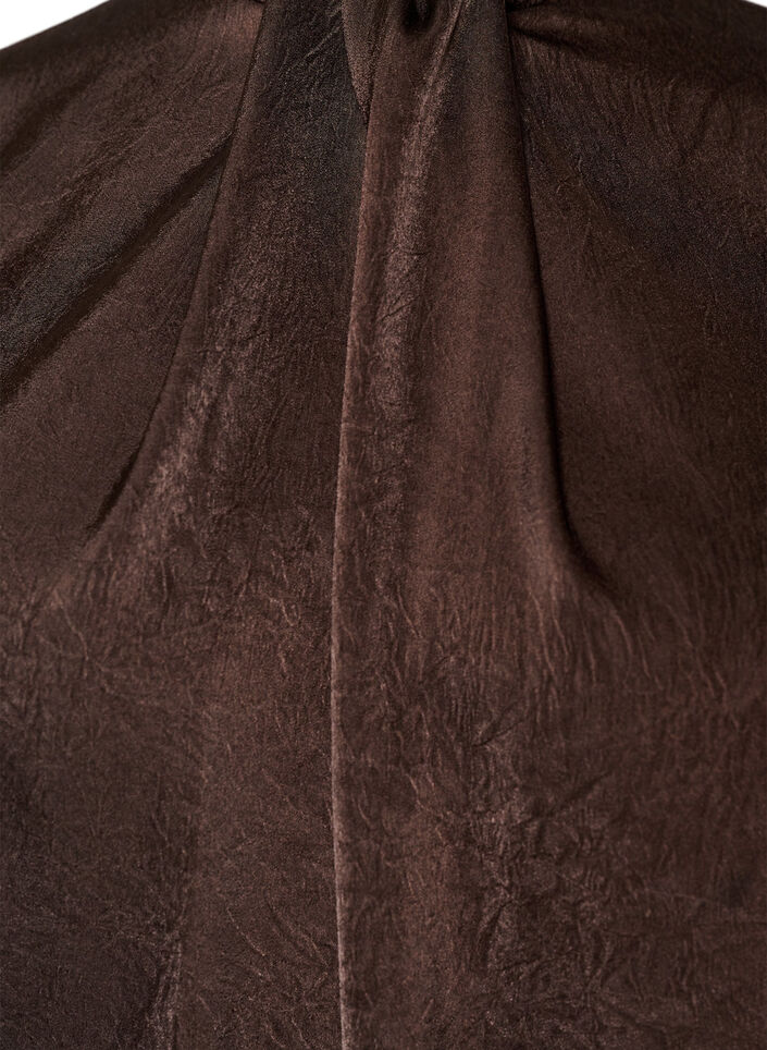 Blouse aspect satin&eacute; avec coupe ballon, Marron, Packshot image number 2