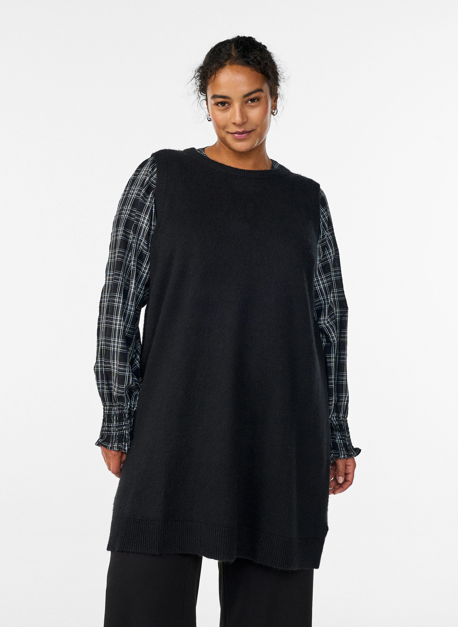 Zizzi Robe courte en maille sans manches, Noir, Model image number 0
