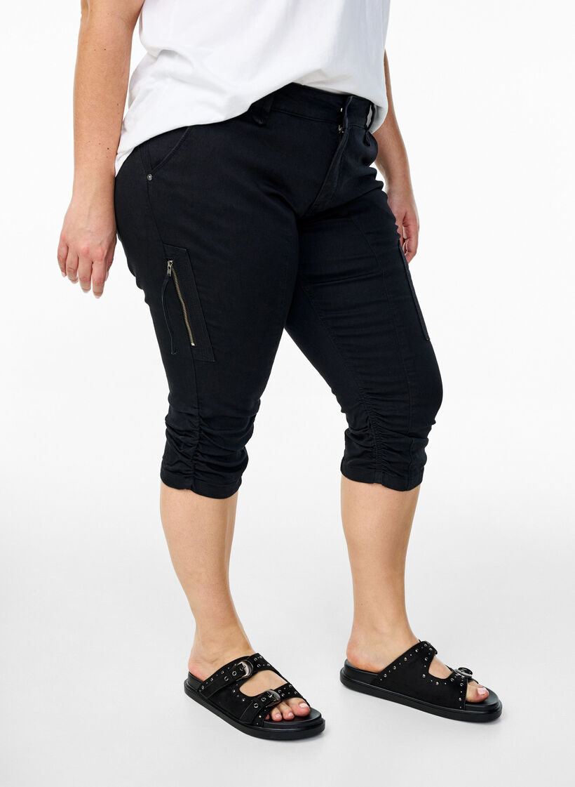 Pantacourt jean slim avec poches, Noir, Model image number 2