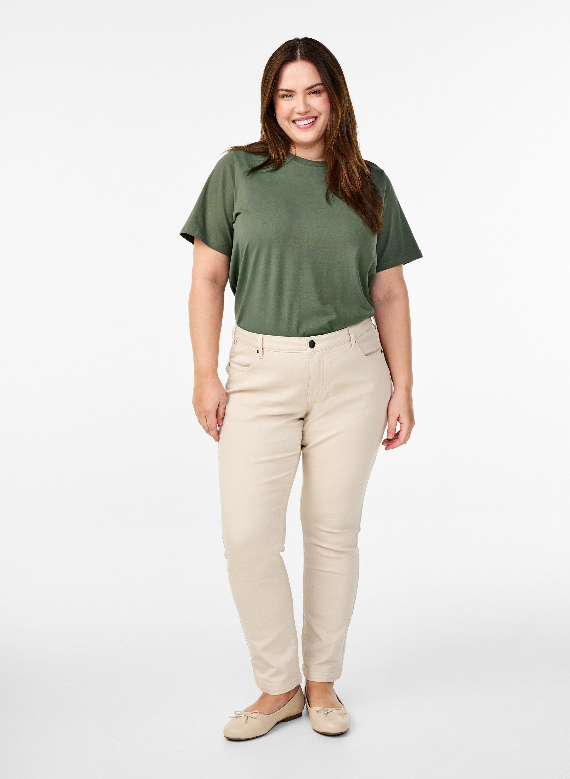 Zizzi T-shirt en coton biologique avec col rond, Thyme, Model image number 2