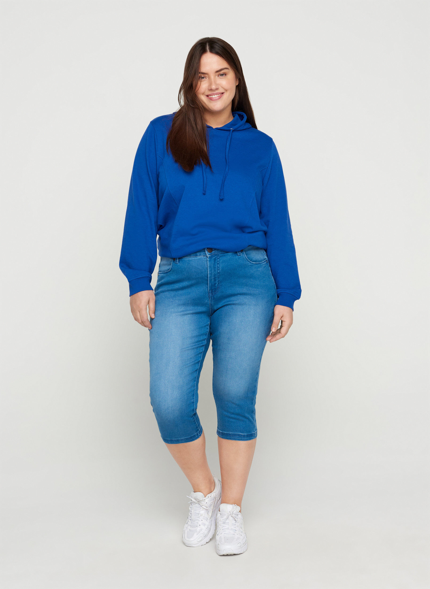 ZizziSlim fit Emily capri jeans, Blauw, Model image number 0