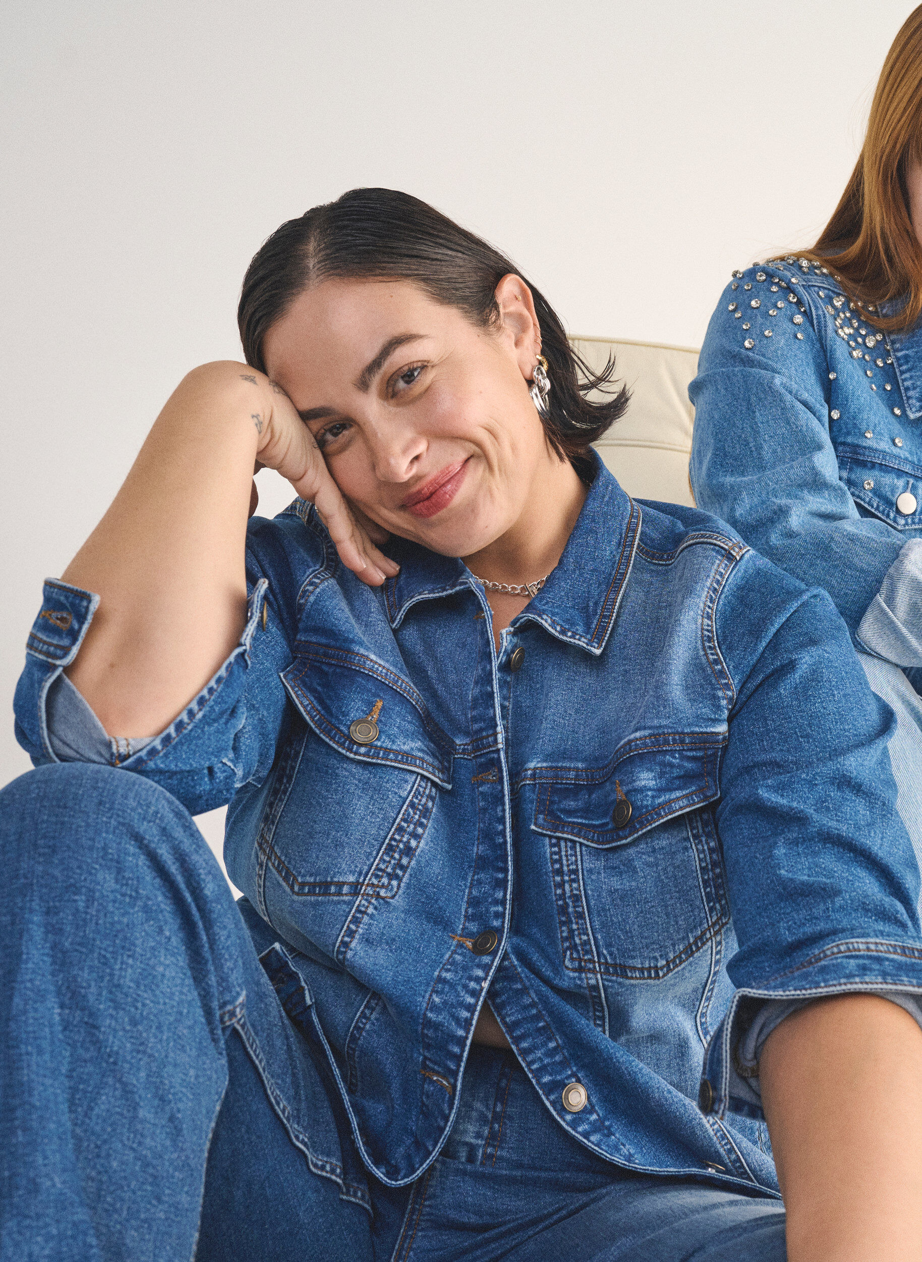 Zizzi Veste en jean avec une coupe classique, Bleu Clair, Image image number 0