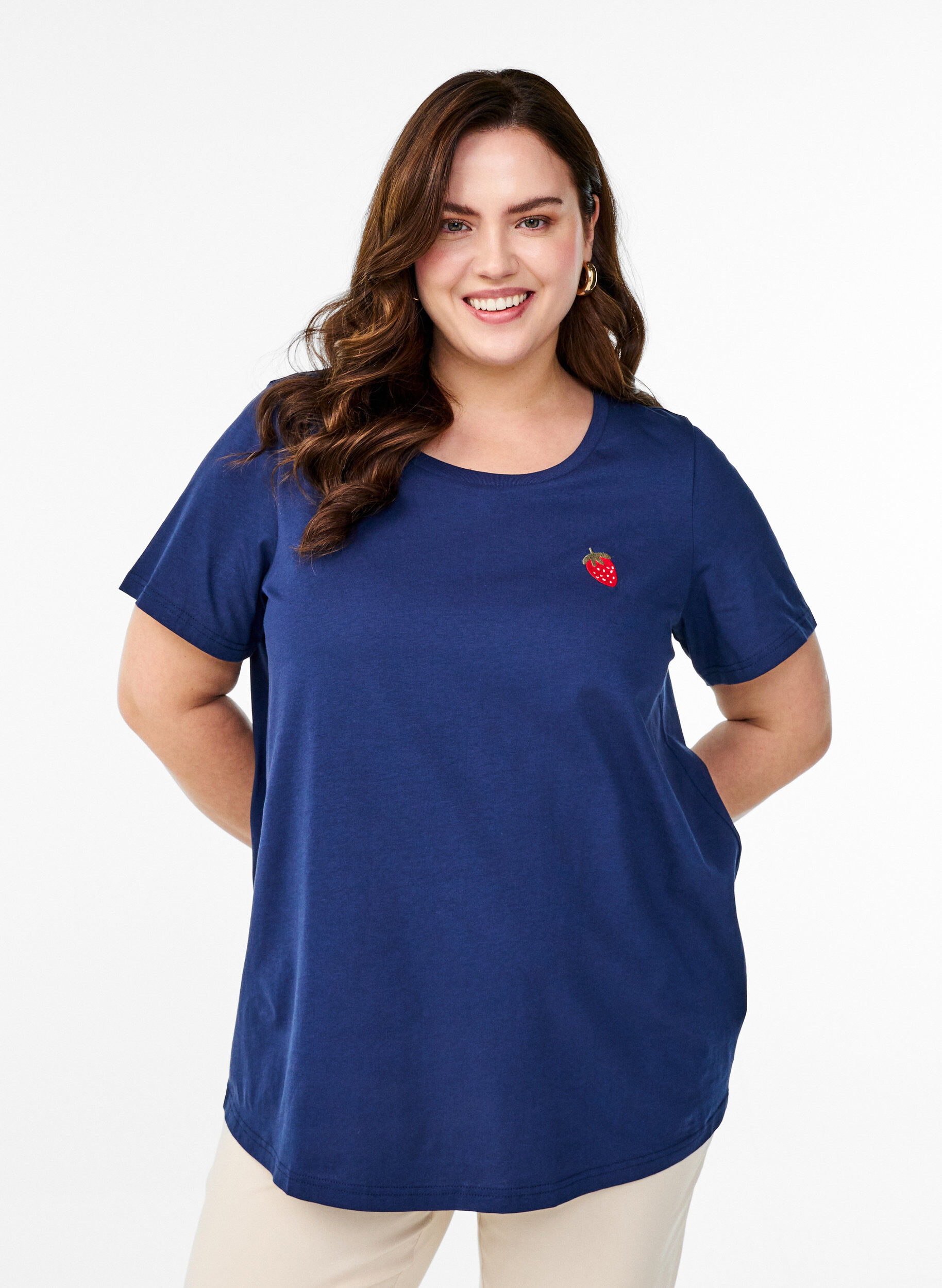 Zizzi T-shirt avec broderie fraise, Naval A. W. Berry, Model image number 0