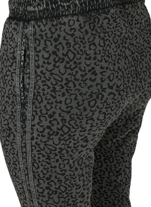 Pantalon de jogging en coton et imprimé léo, Grey Leo Acid Wash, Packshot image number 3