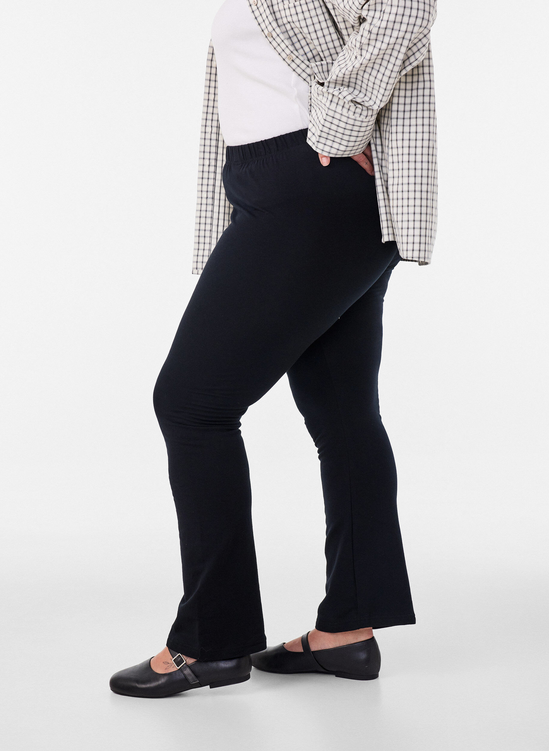ZizziPantalon &eacute;vas&eacute; en jersey, Noir, Model image number 3