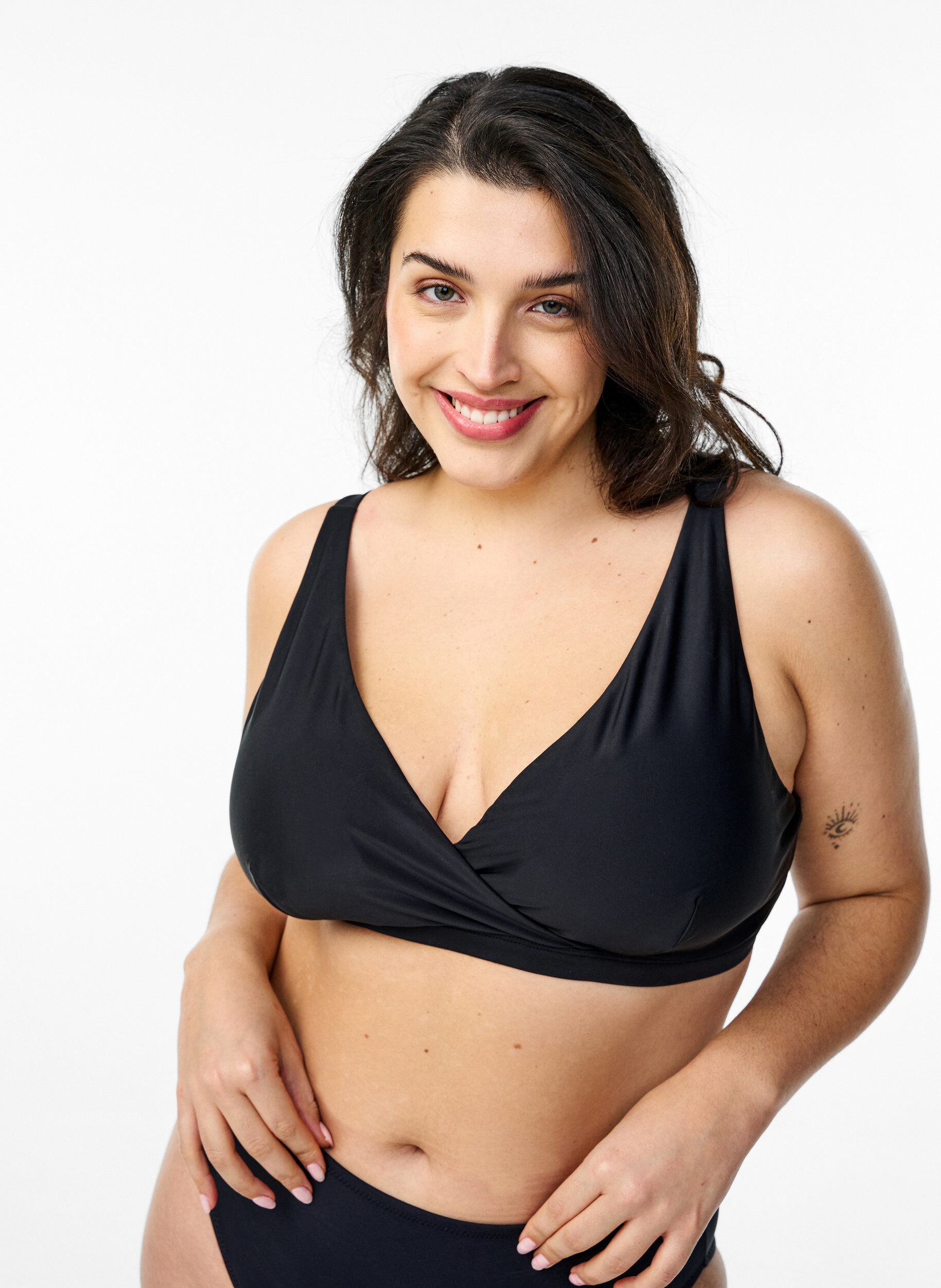 ZizziTriangle bikinitop met wikkel detail, Zwart, Model image number 0