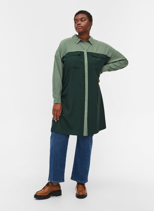 Robe chemise à manches longues avec poches poitrine, Scarab/Laurel Wreath, Model image number 3