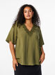 Blouse van viscose met v-hals en borduursel, Groen, Model image number 0