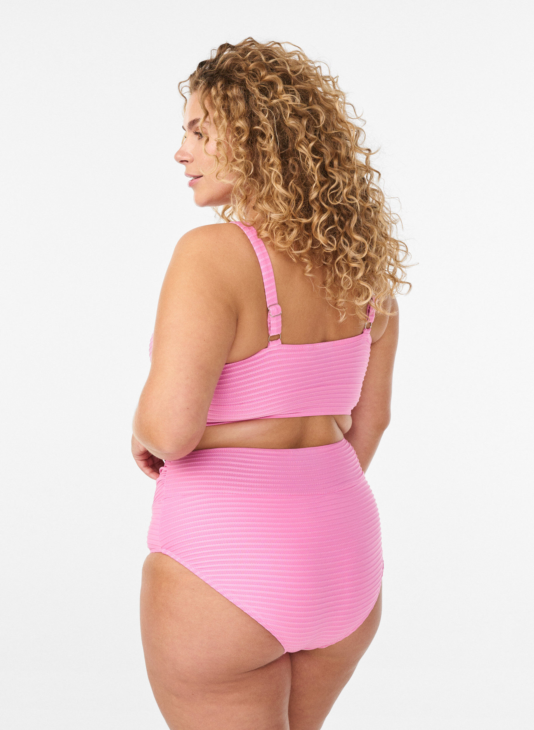 Zizzi Bas de bikini taille haute avec d&eacute;tails crois&eacute;s, Rose, Model image number 1