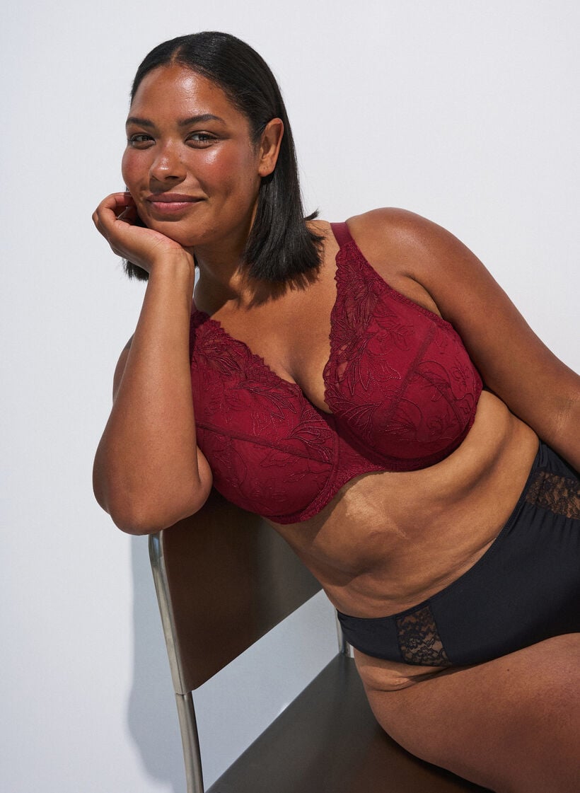 Soutien-gorge rembourr&eacute; en dentelle avec armatures, Rouge, Image image number 0