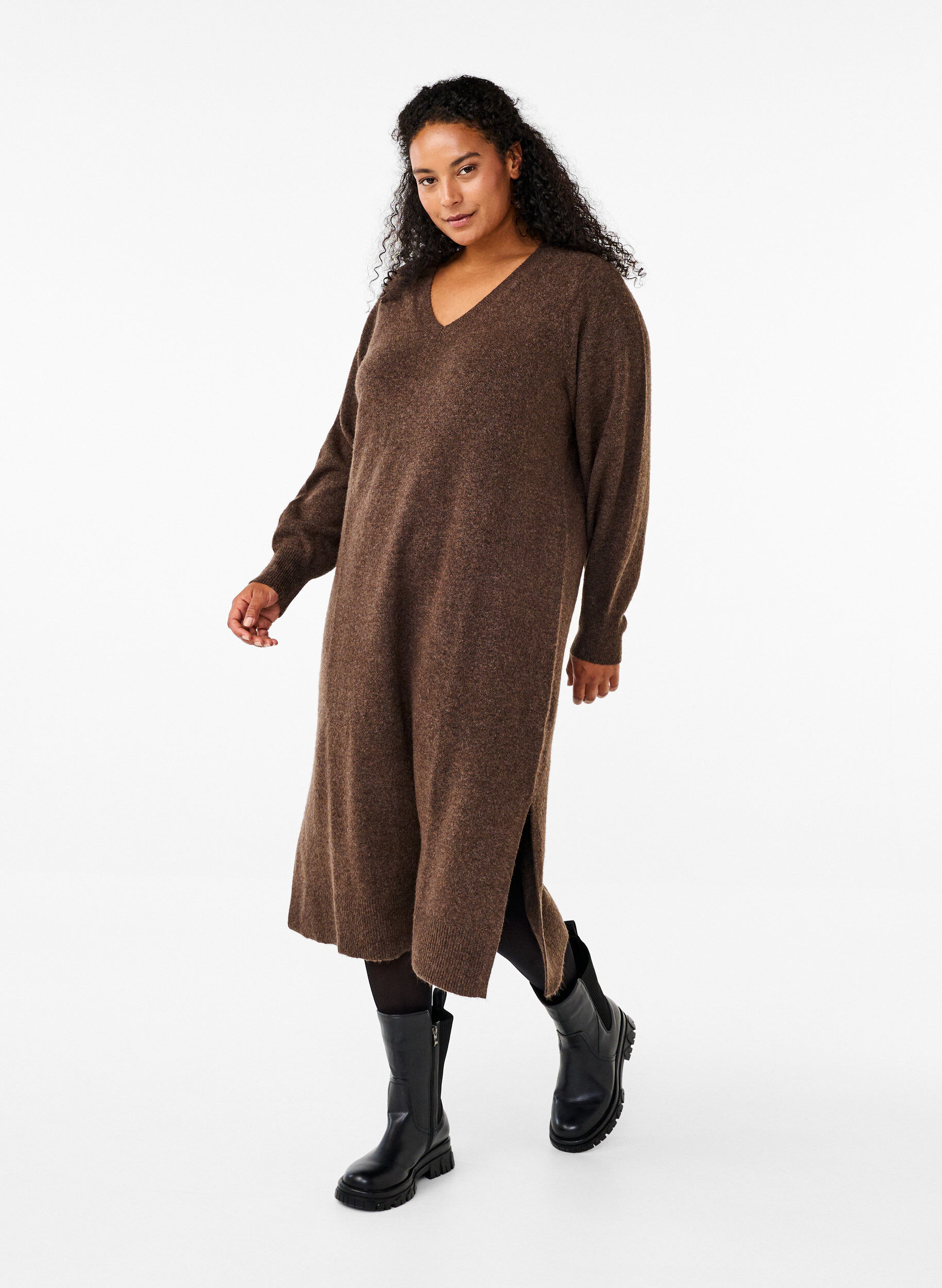 Gebreide jurk met lange mouwen en V-hals, Bruin, Model