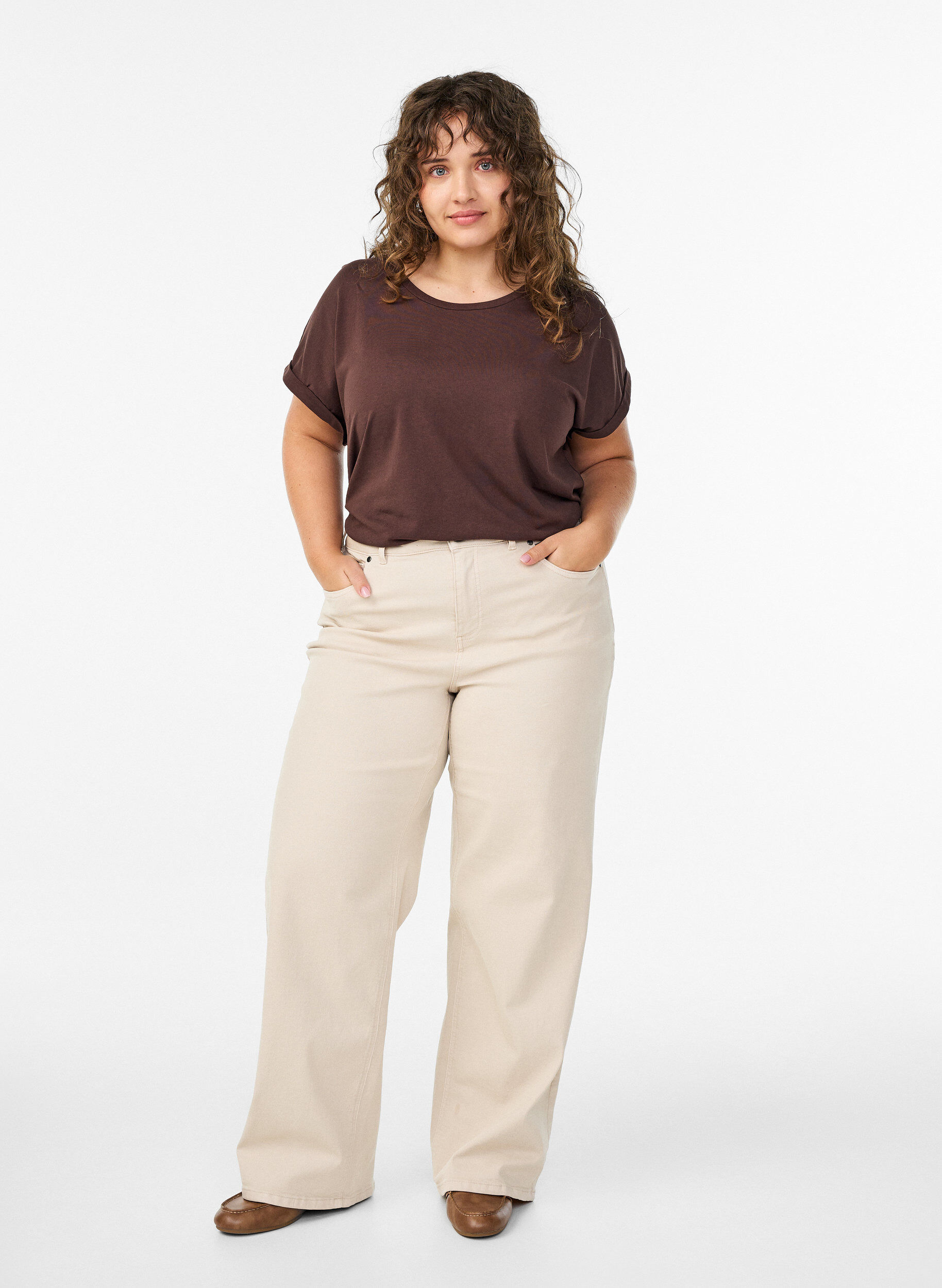 Zizzi T-shirt &agrave; manches courtes en m&eacute;lange de coton, Marron, Model image number 1